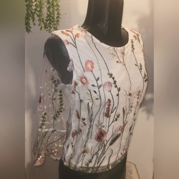 Papillon Cropped Sleeve Embroidered Blouse S - Picture 2 of 8